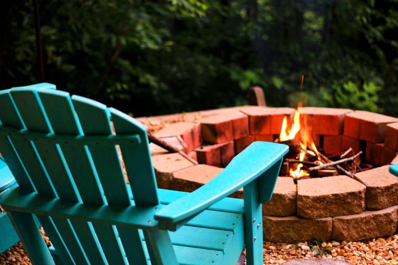 Cozy Cabin Retreat - Hot Tub, Fireplace & Fire Pit Blue Ridge Exteriör bild